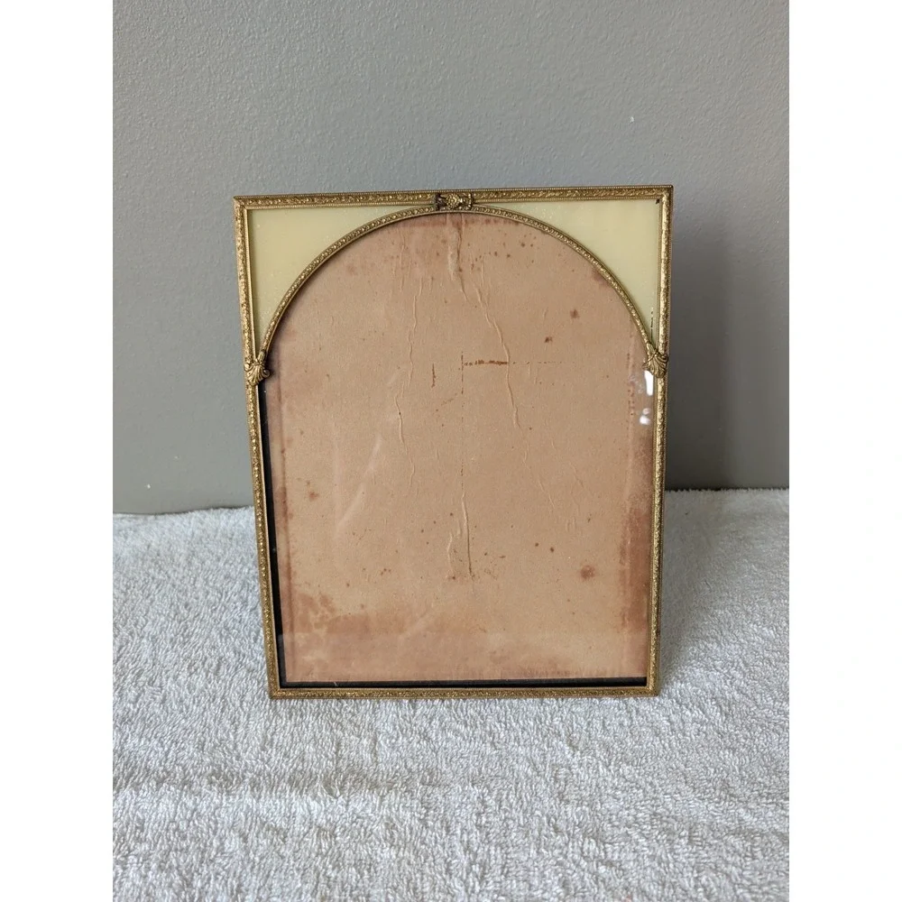 Vintage Arch Gold-Tone Filigree Metal Photo Frame Velvet Back Easel 8 X 10